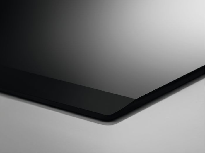 Варочная поверхность Electrolux EHF6241FOK черный