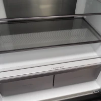 Холодильник Hyundai CM55043F 3-хкамерн. черный стекло инвертер