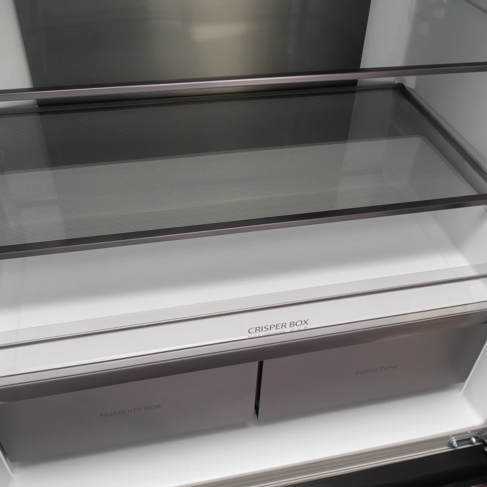 Холодильник Hyundai CM55043F 3-хкамерн. черный стекло инвертер