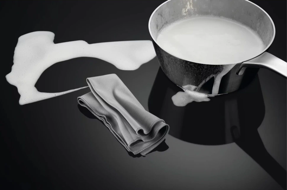 Индукционная варочная поверхность AEG IKE84471XB черный/серебристый