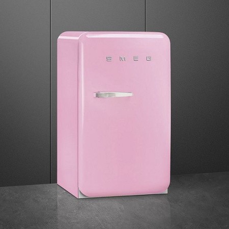 52. Холодильник Smeg FAB10RPK5  