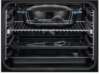Духовой шкаф Электрический Electrolux EOC8P39WZ черный