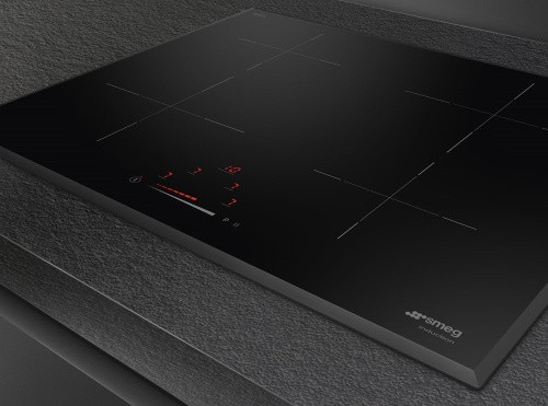 Индукционная стеклокерамич. панель Smeg SI4642B  