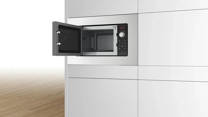 Микроволновая печь Bosch BFL623MS3 20л. 800Вт черный/серебристый (встраиваемая)  