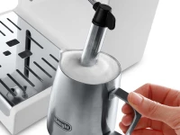 Кофеварка рожковая Delonghi ECP33.21.W 1100Вт белый