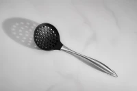 Шумовка для первых/вторых блюд Rondell Schick RD-640 черный/стальной упак.:картонная подложка