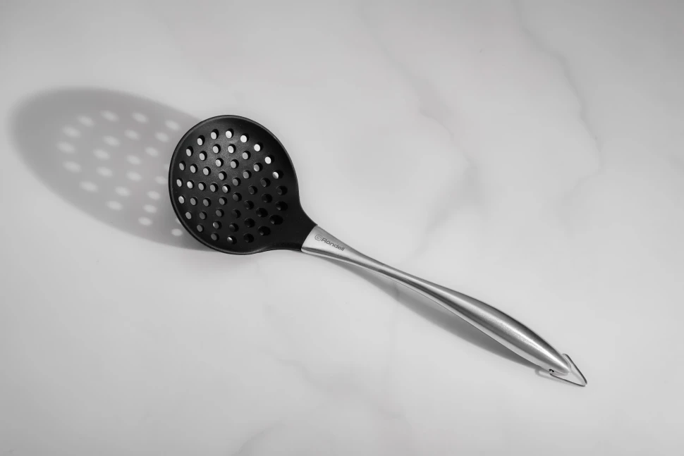 Шумовка для первых/вторых блюд Rondell Schick RD-640 черный/стальной упак.:картонная подложка