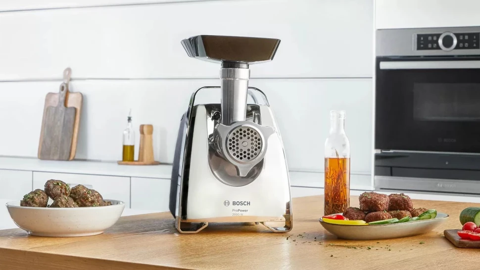 Мясорубка Bosch MFW67440 2000Вт черный/серебристый  