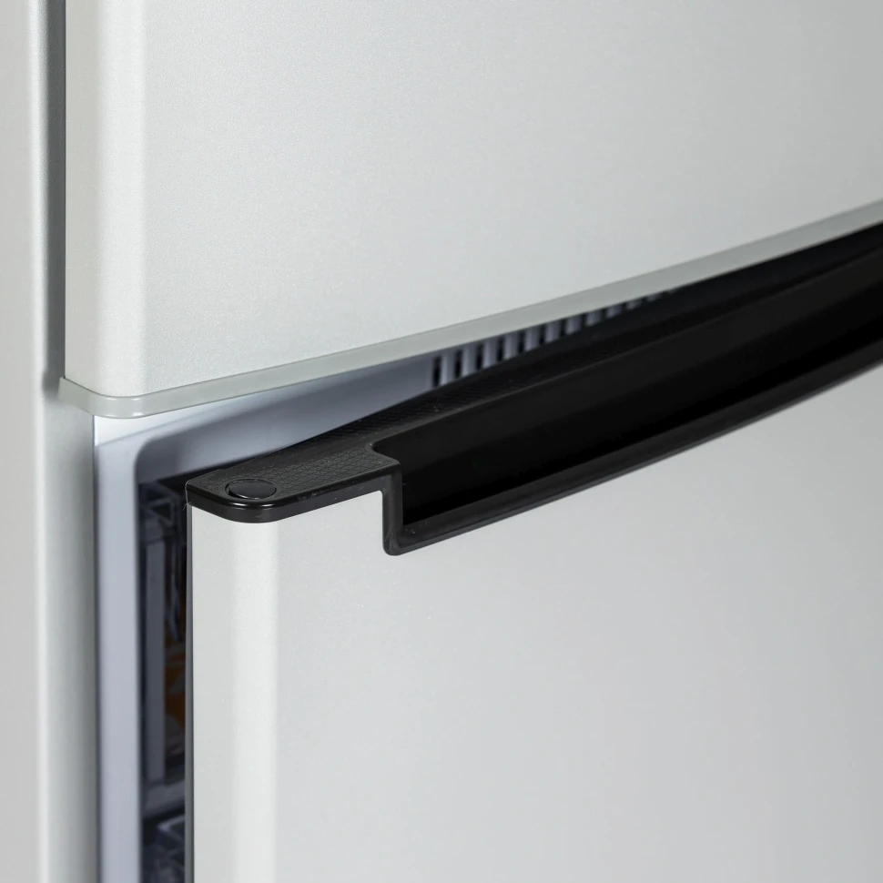 Холодильник Бирюса Б-M551 2-хкамерн. серебристый мат.  